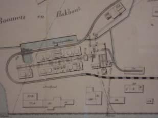 Oude kaart met de aanduidingen Hakhout en Boomen op het fabrieksterrein